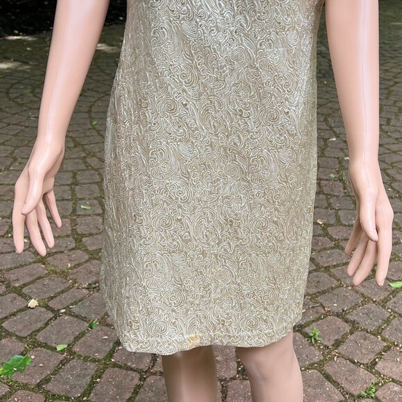 Maggy London Metallic Gold Dress w/ Distinctive Neckline & Raised Pattern size 6 - Picture 5 of 6